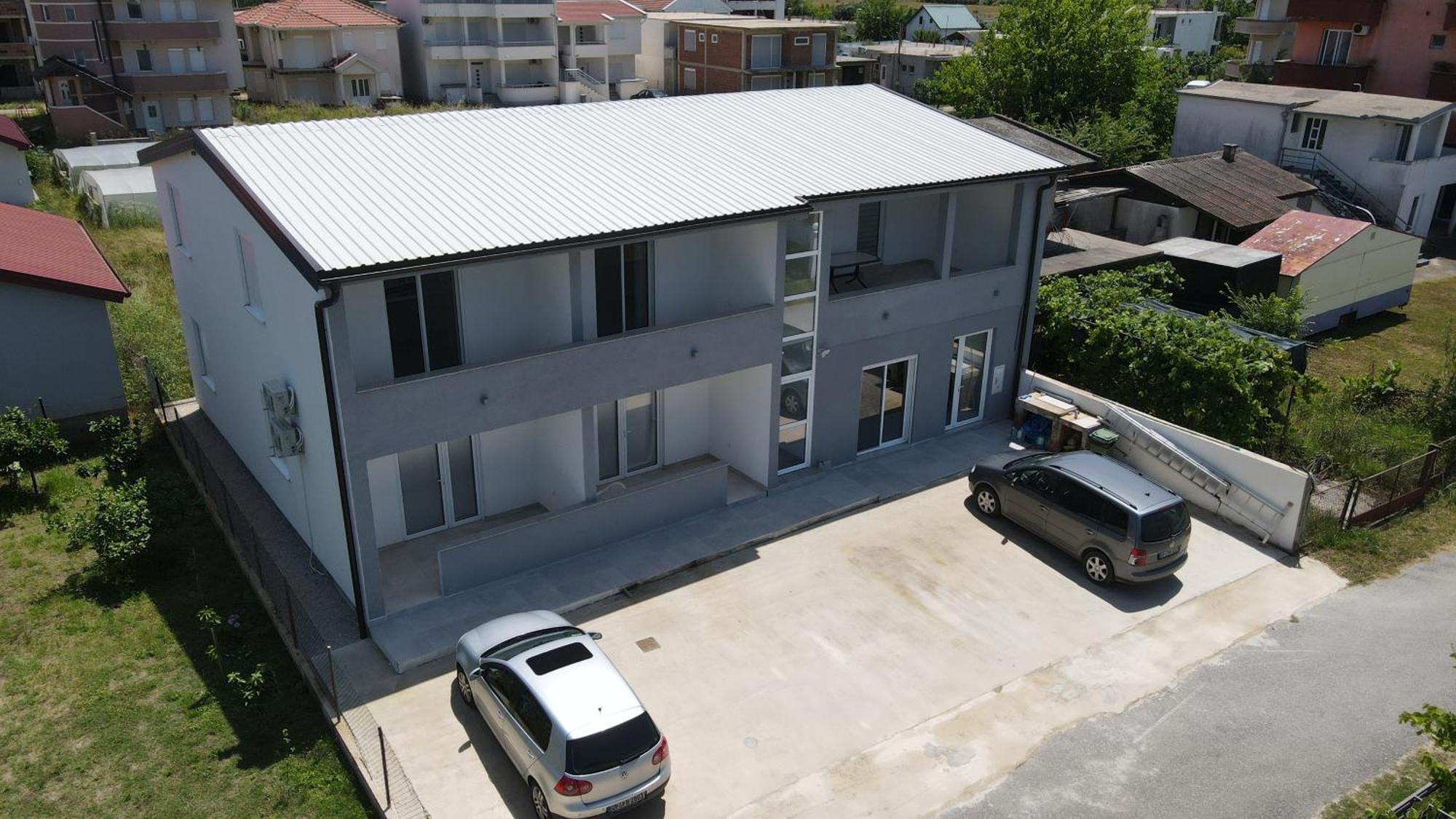 Adla Apartmani ウルツィニ エクステリア 写真